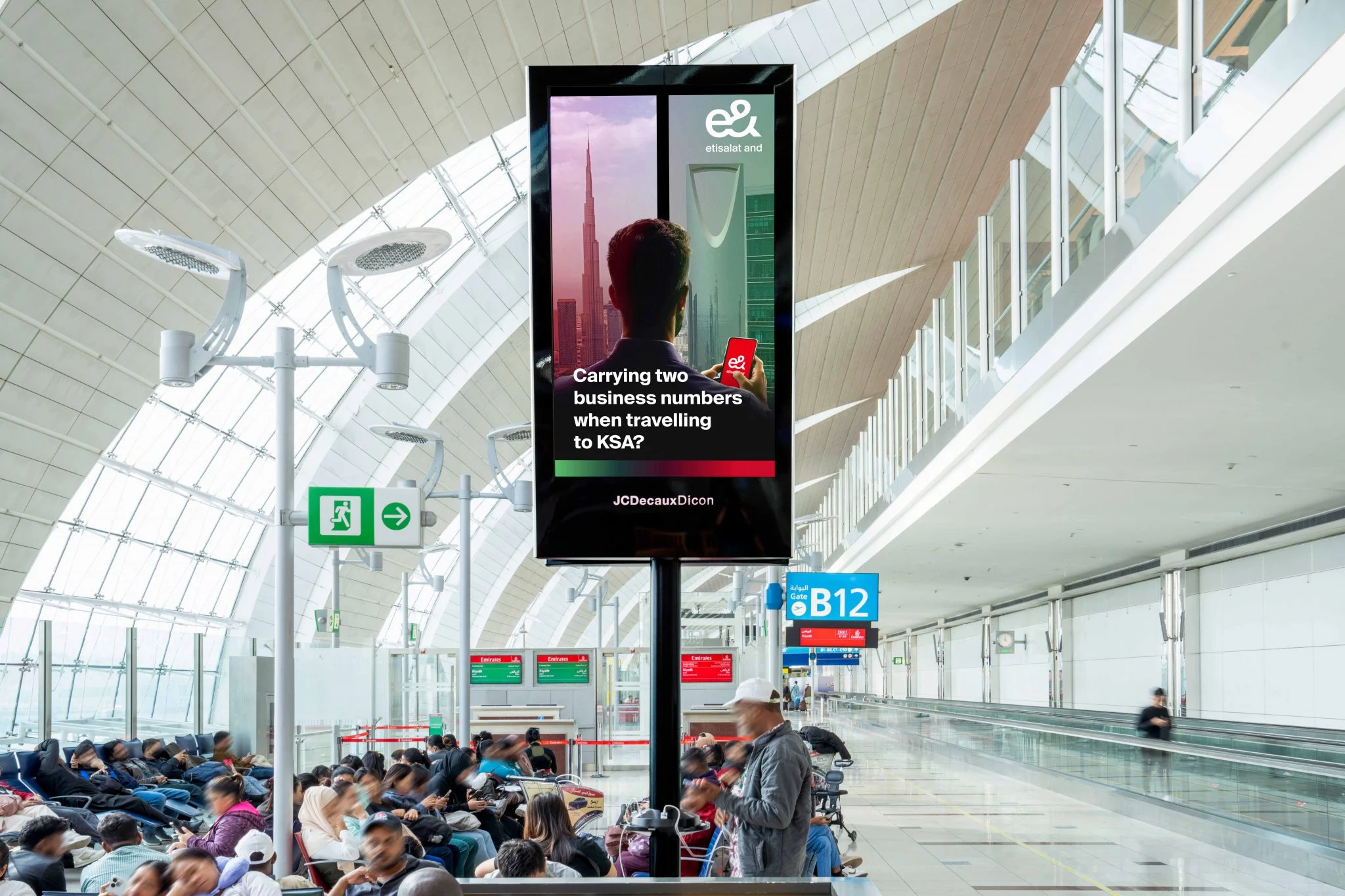 e& Pioneers Hyper-Personalised Airport Advertising at Dubai International