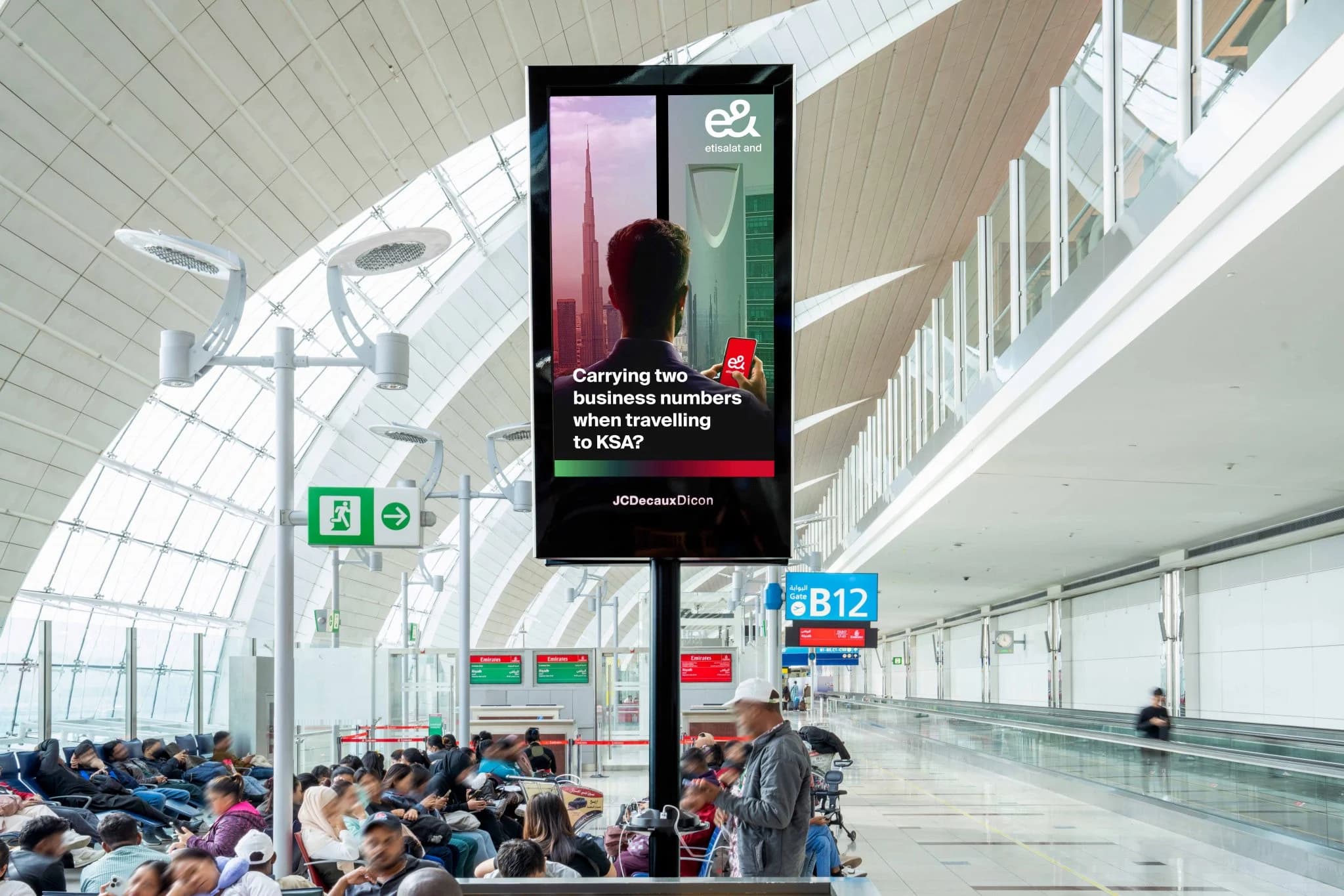 e& Pioneers Hyper-Personalised Airport Advertising at Dubai International